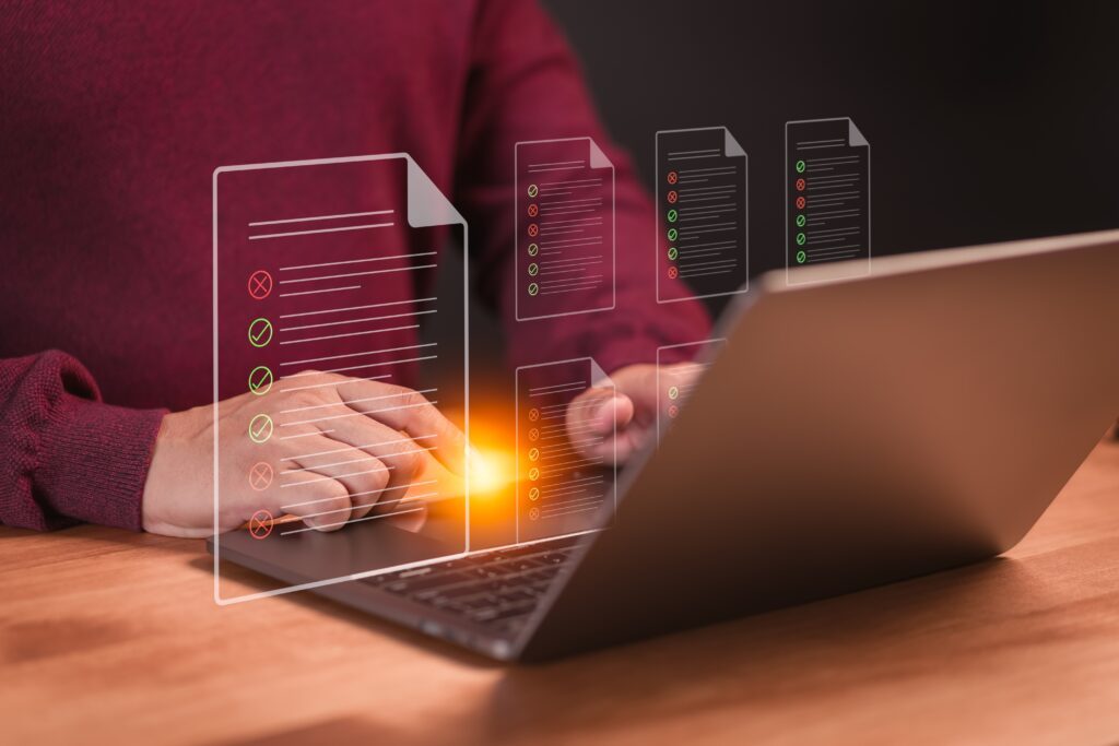 Employee,Using,A,Computer,Laptop,Making,Online,Checklist,Survey